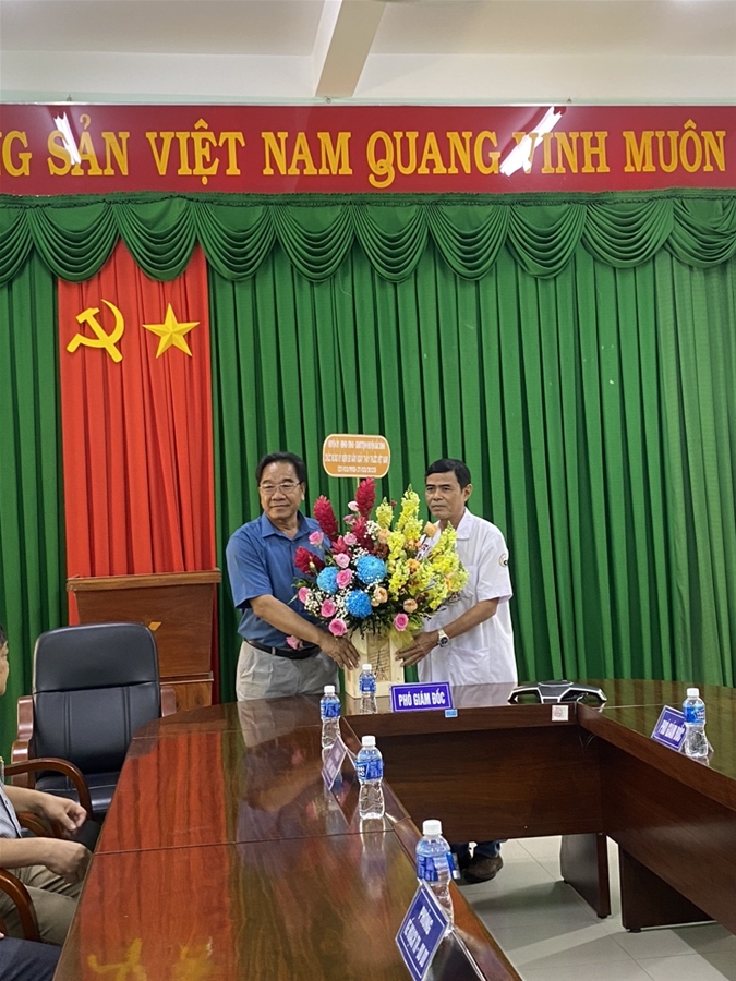UBND huyện Bắc Bình đến chúc mừng Bệnh viện nhân ngày thầy thuốc Việt Nam