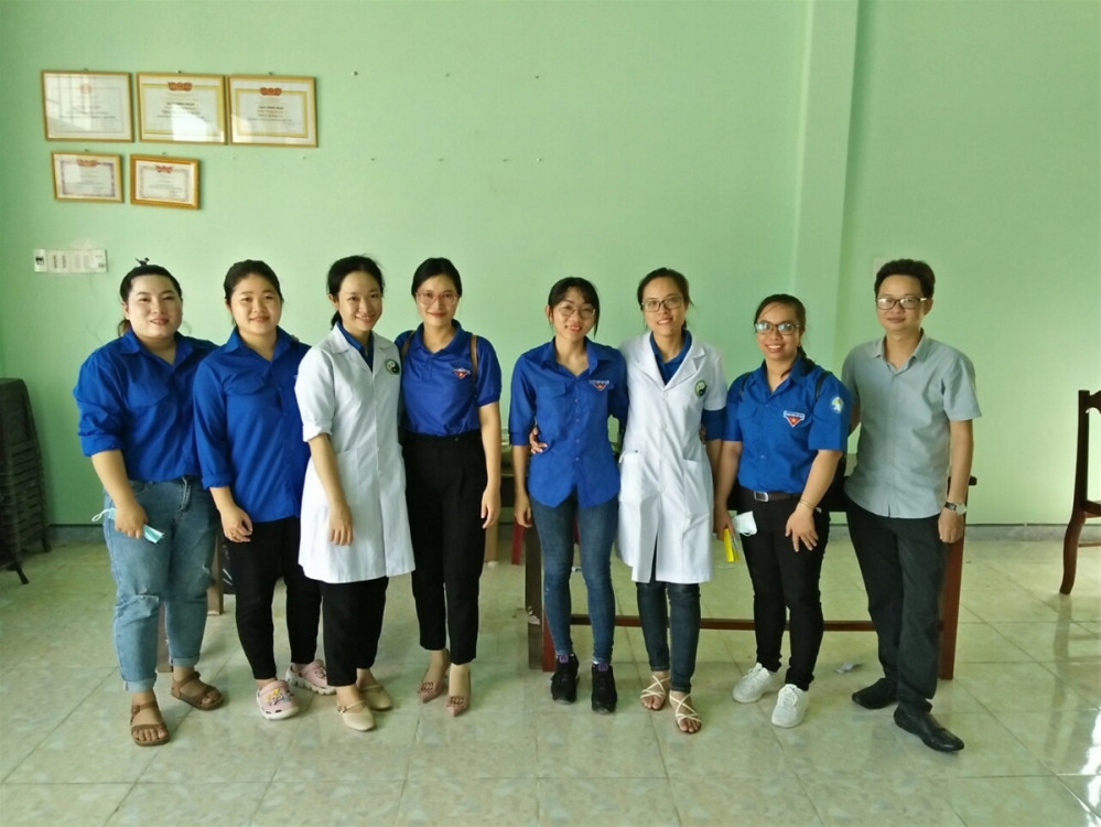 Chi đoàn Bệnh viện YHCT - PHCN tỉnh Bình Thuận ra quân kỳ nghỉ hồng năm 2020 "Hoạt động khám bệnh và cấp phát thuốc miễn phí"